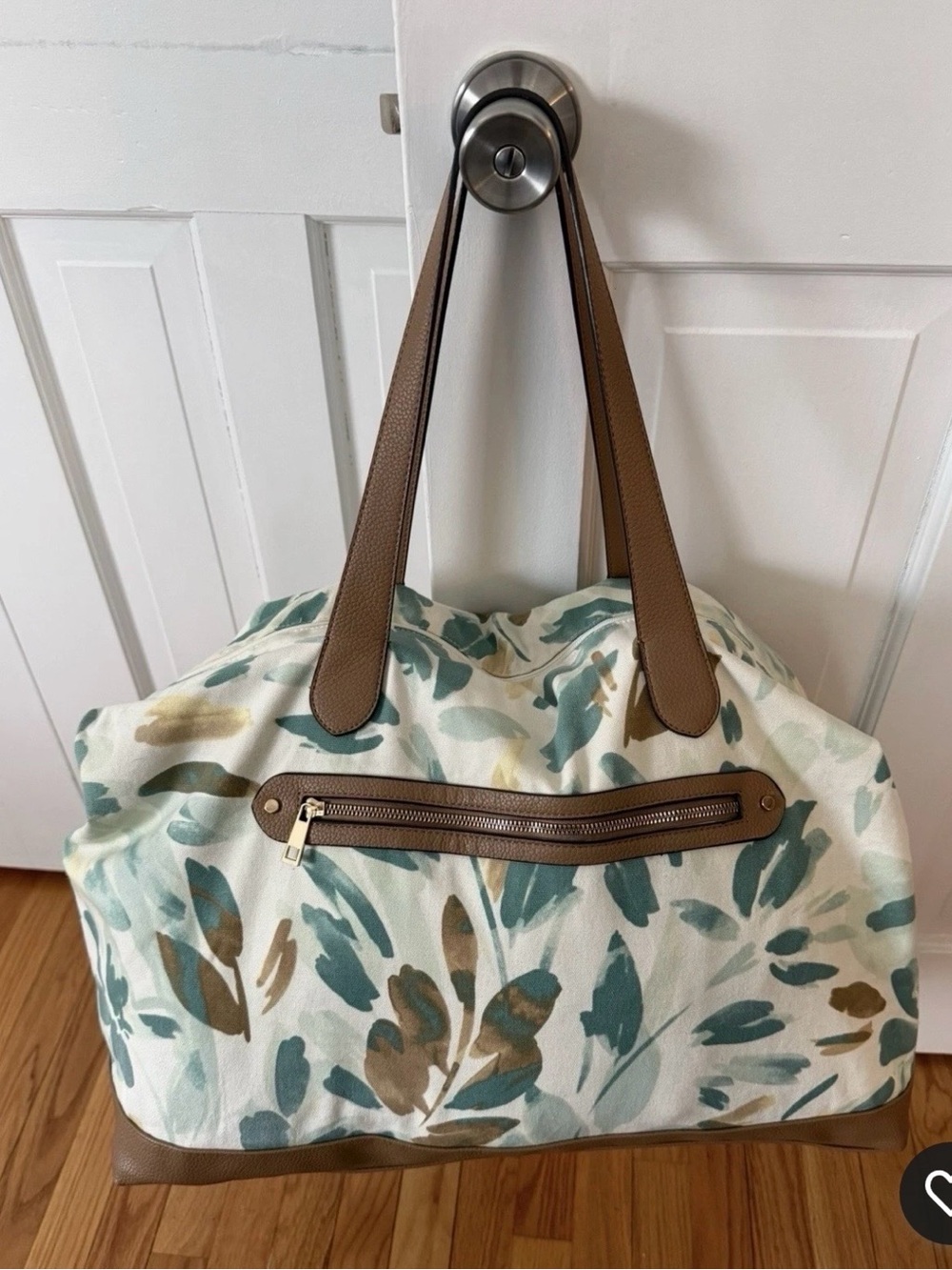 Travel bag measuring 15 x 24 x 10”